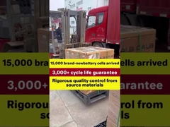 15000 بطارية ليثيوم أيون جديدة وصلت، تضمن أكثر من 3000 دورة استخدام.